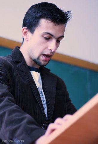 Любко читає оповідання з "Декамерону"